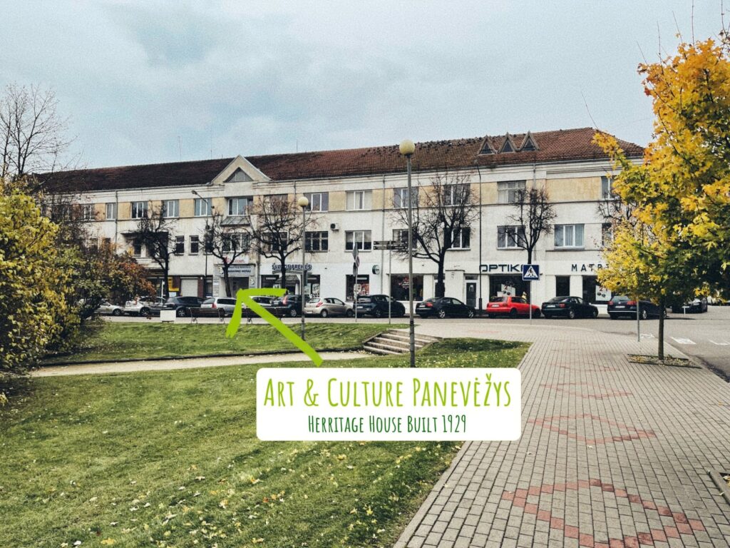 Artihost building, Savanorių aikštė 12